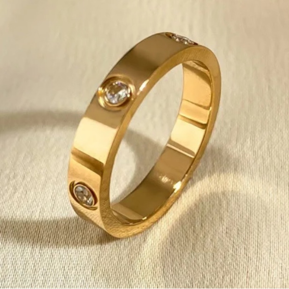 Gold Nail Head & Rhinestone Rings Unisex - Picture 1 of 4